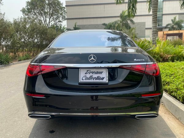 Mercedes Benz S-Class angle 2